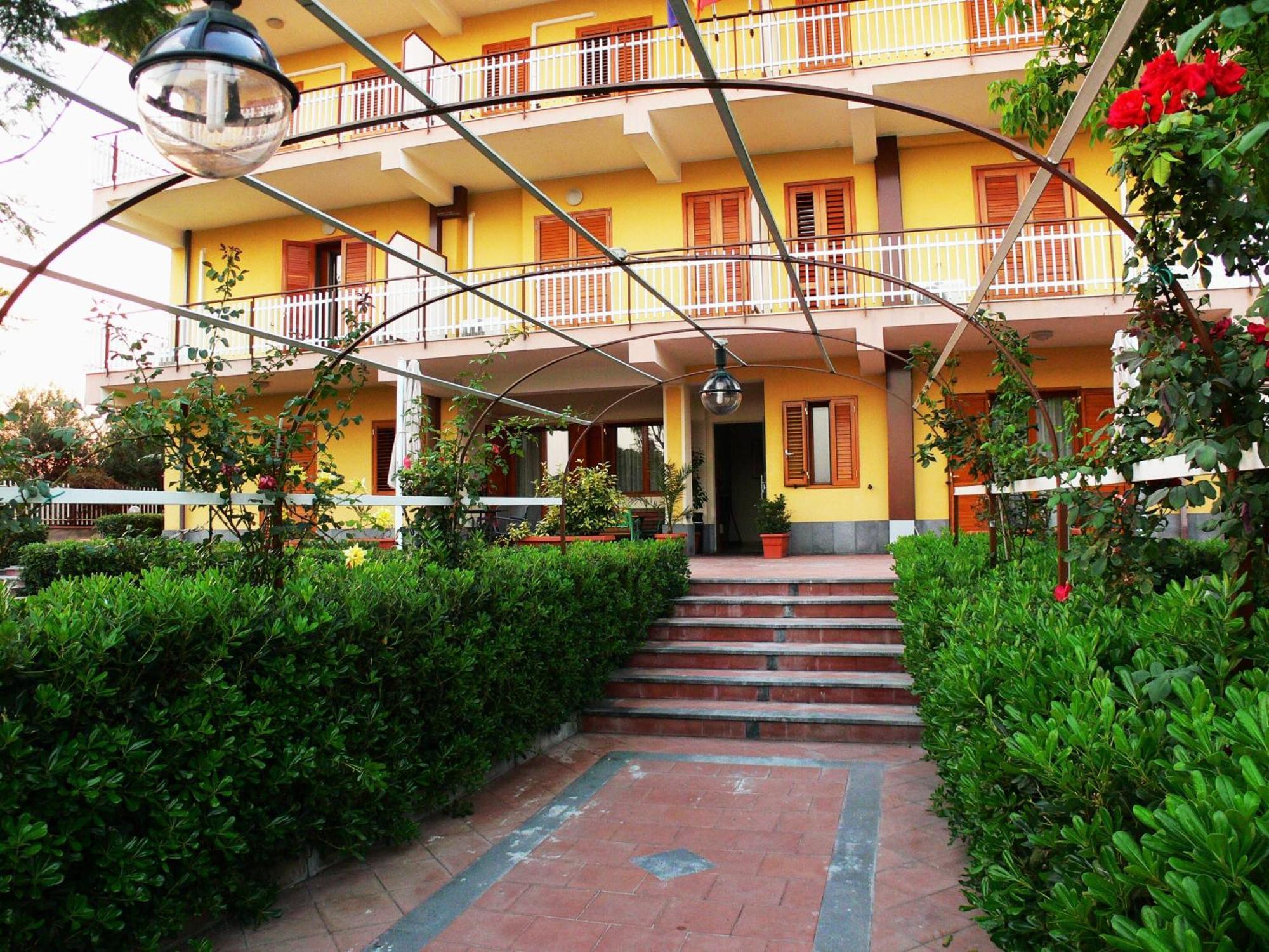 Hotel Il Conte Dell'Etna Belpasso Dış mekan fotoğraf